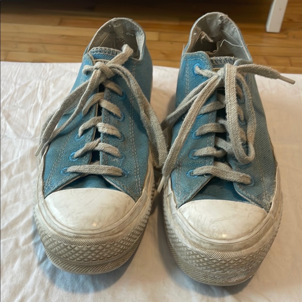 Converse Blue and White Low-Top Platform Sneakers
